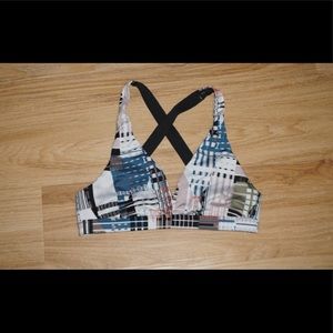 Victoria’s Secret Sports Bra Size Medium